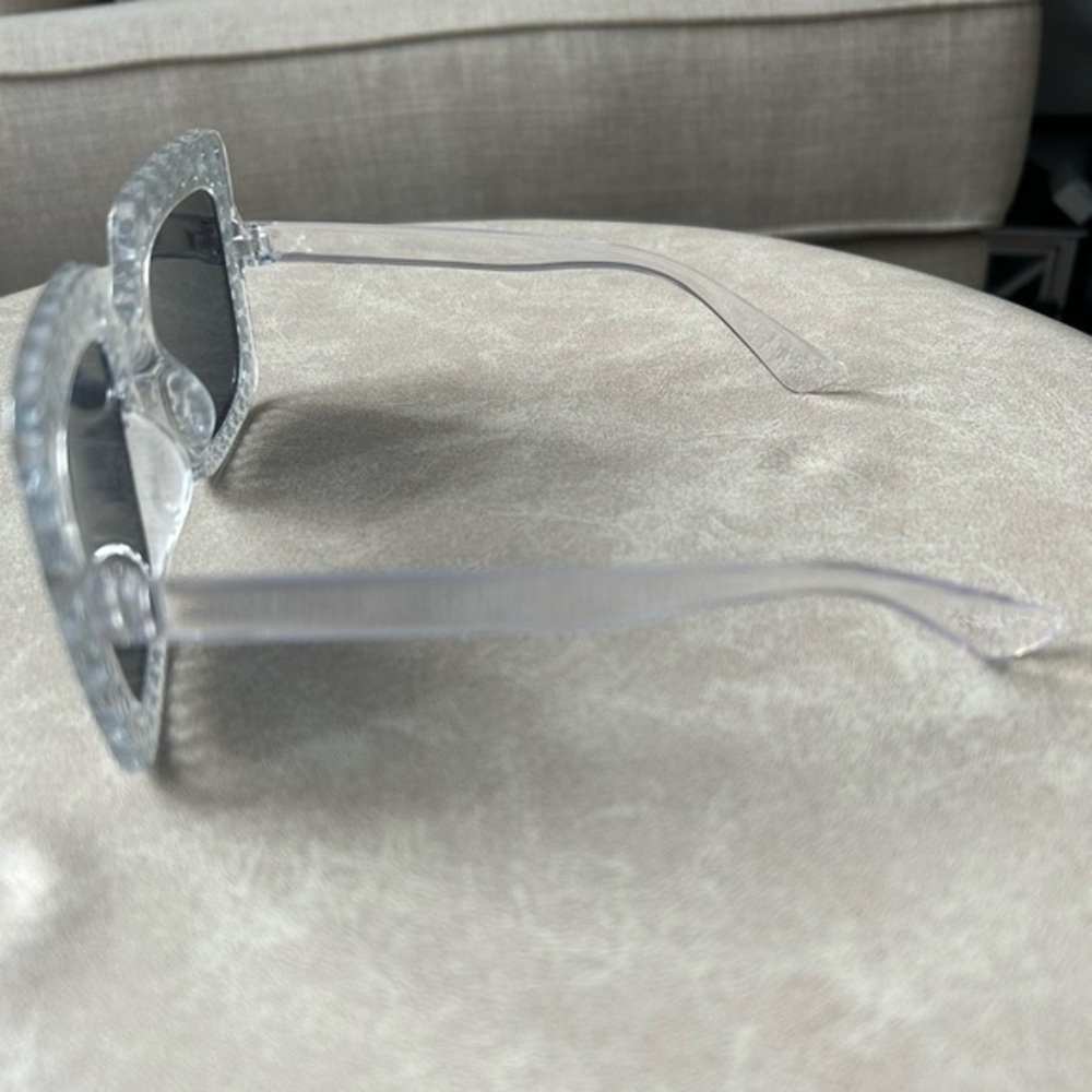 ✨NWT Rhinestone clear oversized statement sunglasses 🕶️ sunshades - Picture 10 of 12